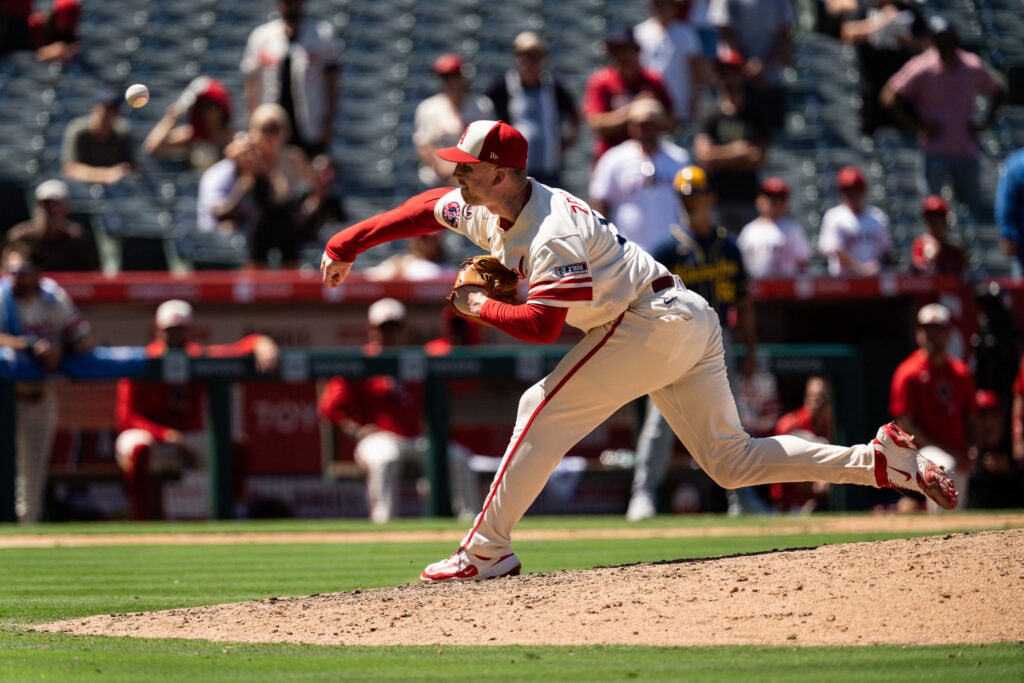 Cubs reportedly add Ryan Zeferjahn from the Angels, seeking a more reliable late-inning bullpen option