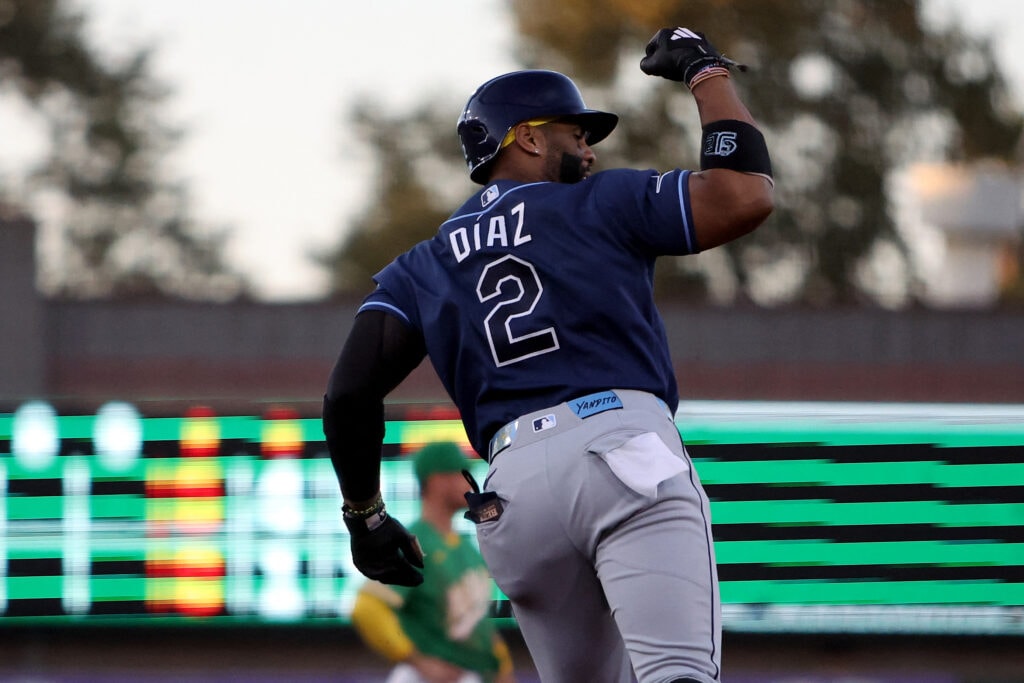 Yandy Díaz hits 500-PA milestone, triggers vesting for Rays option season