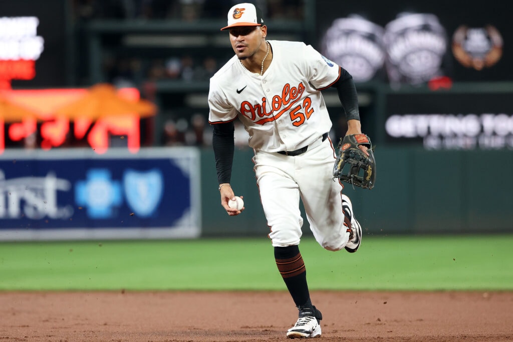 Orioles move to full 40-man roster by selecting infielder Luis Vazquez, ahead of Cardinals game