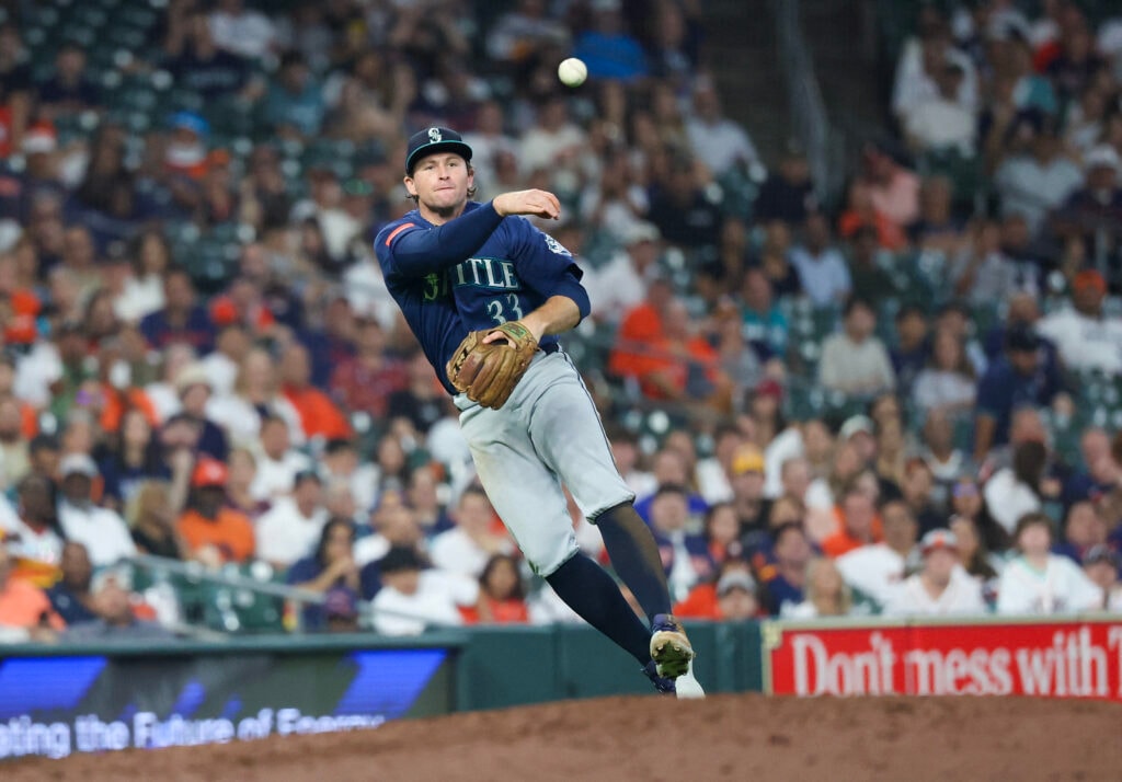 Mariners move Brendan Donovan to 7-day concussion injured list, recall Patrick Wisdom