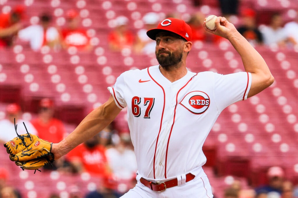 Reds move Kent Emanuel to designated for assignment, recall Zach Maxwell