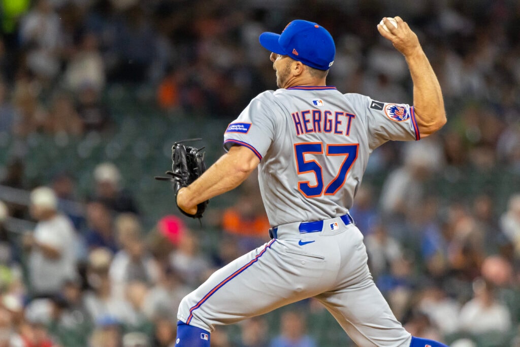 Mets add right-hander Kevin Herget to active roster after trade creates opening