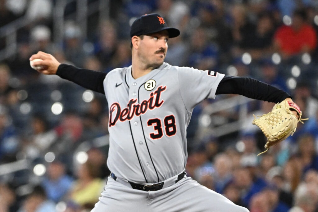 Tigers face early offseason calls on two pitchers, with $10MM tied to option decisions