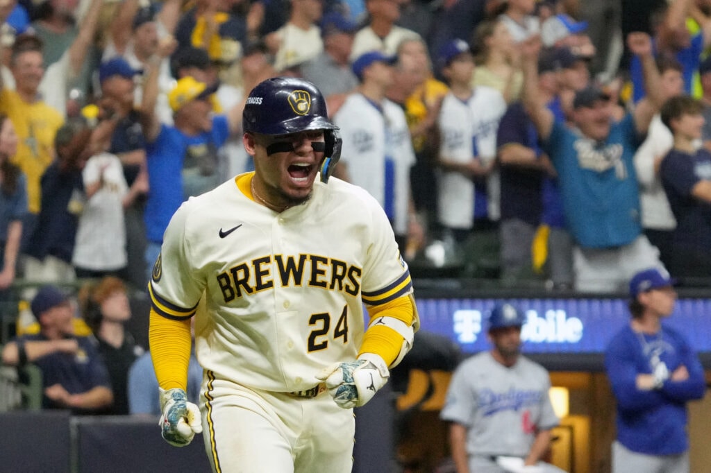 William Contreras helps Brewers jump ahead in NLCS as series shifts to Los Angeles
