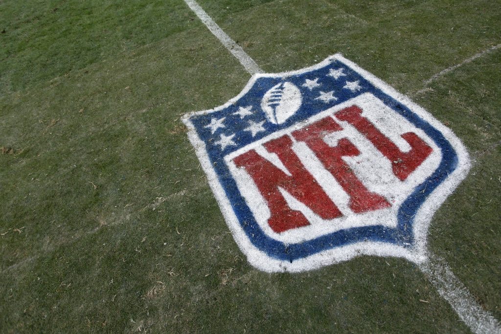 Steelers replace key special teams support role, hiring Darian Thompson as quality control