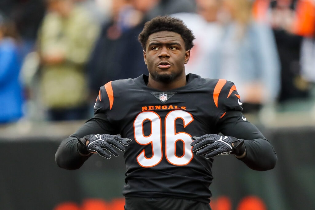 49ers release defensive end Cameron Sample after signing him in April, make additional roster changes
