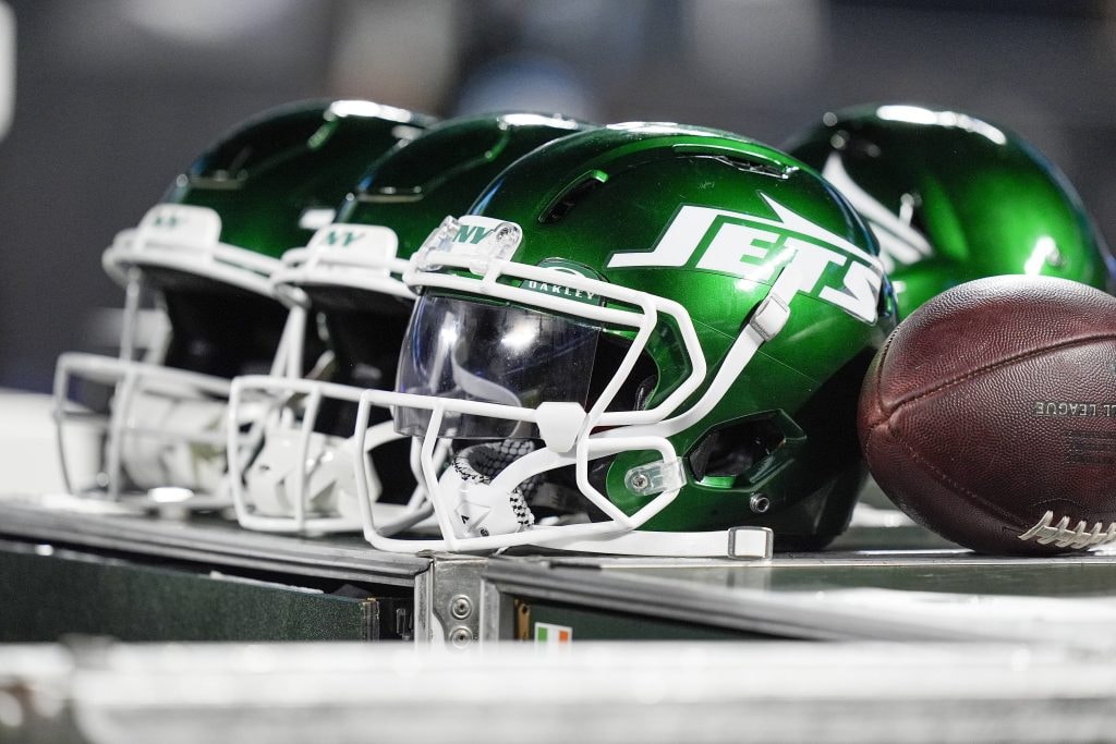 Jets RB Chip Trayanum Sent to Hospital With Neck Injury, Report Says