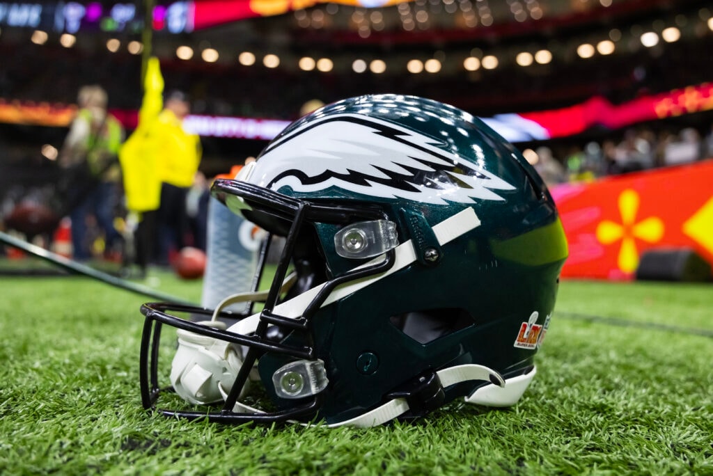 Eagles pare roster to 53 after keeping four quarterbacks active