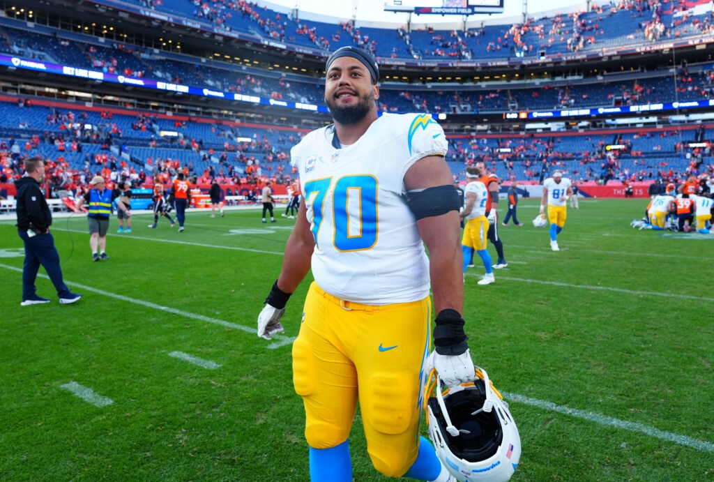 Rashawn Slater Heads to IR After Surgery, Chargers Lose Pro Bowl Left Tackle for Stretch Run
