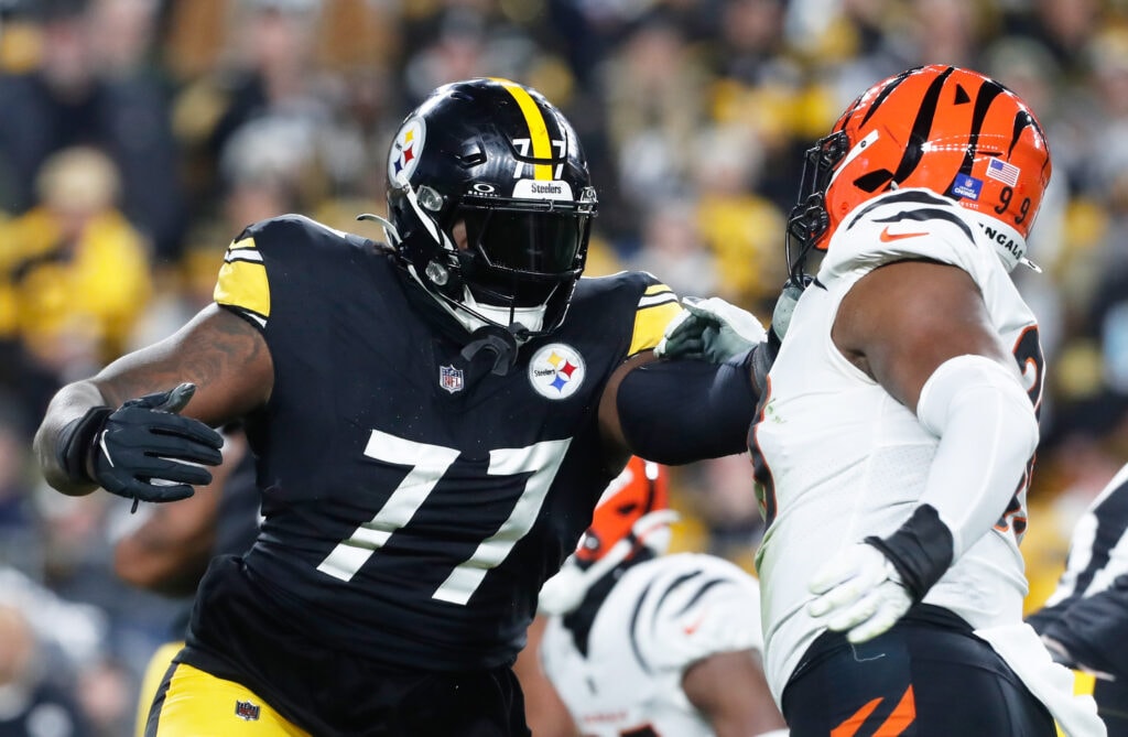 Cowboys reportedly acquire tackle Broderick Jones from Steelers as Pittsburgh’s three-season stint ends