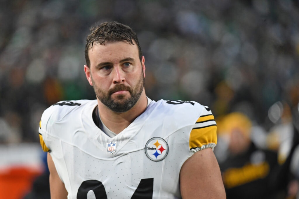 Steelers part ways with veteran defensive lineman Dean Lowry, per report