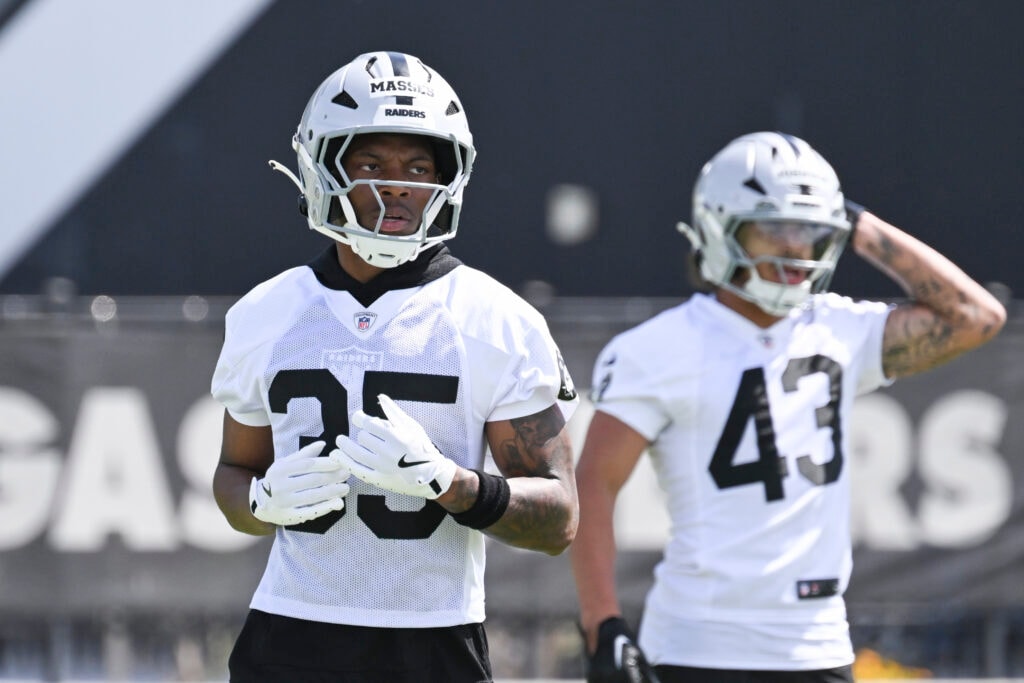 Raiders Day 3 Corners Vie for Early Starting Window, With Jermod McCoy and Hezekiah Masses in the Mix