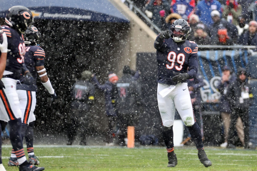 Report: Bears Trade DT Gervon Dexter to Falcons for CB Clark Phillips, 2027 Fifth-Round Pick