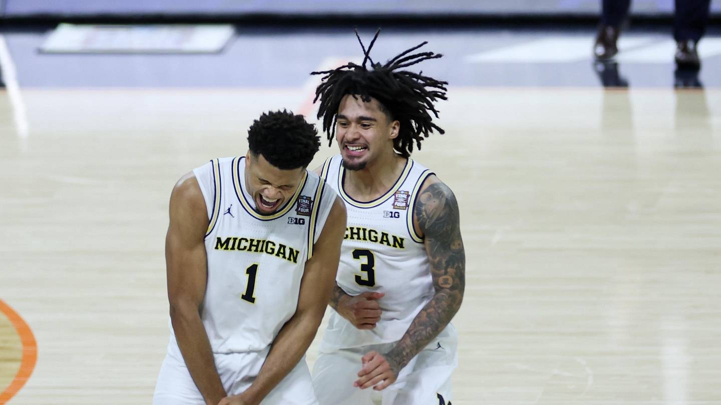 Dusty May’s jump to the Mavericks reshapes Michigan’s transfer calculus
