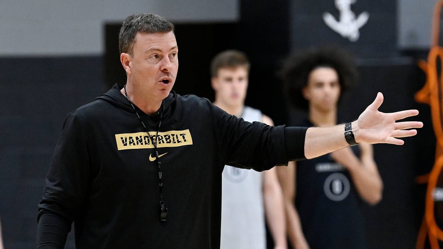 Vanderbilt lands 2026 commitment from rising wing Ethan Mgbako, a statement for coach Mark Byington’s build