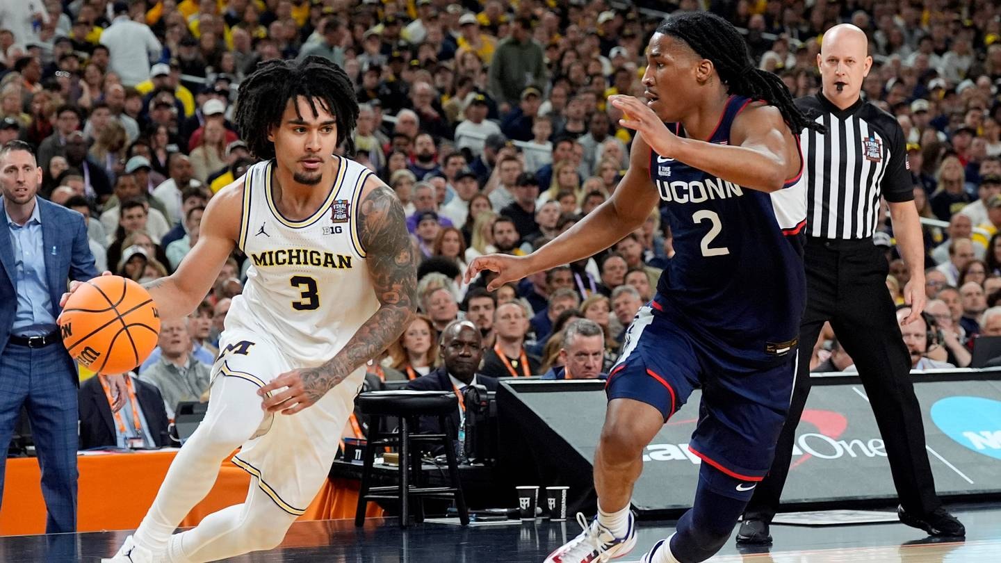 Busting Brackets spotlights 20 college point guards to watch in 2026-27, with a focus on late-game control under pressure