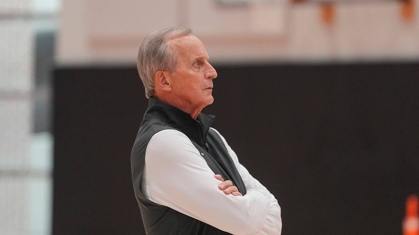 Tennessee lands a late frontcourt piece as Rick Barnes reshapes the roster around depth