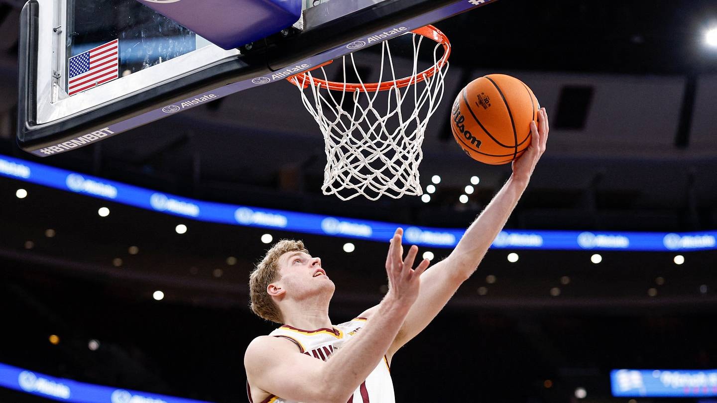 Kentucky waits on a potential late transfer-portal tilt after Tyson and Hall reportedly earn an extra season of eligibility
