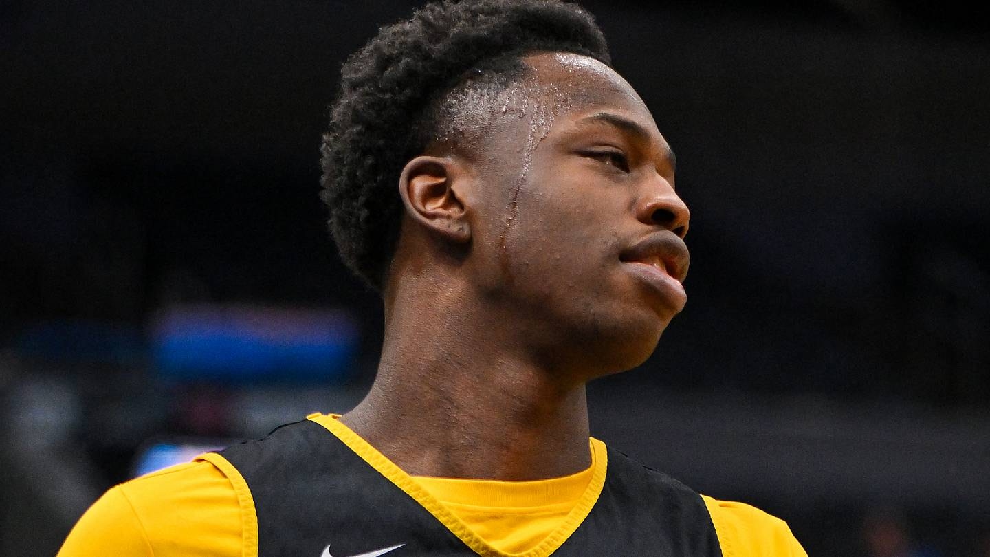 Report: Mark Mitchell will remain at Missouri, derailing Kentucky’s hoped-for recruiting splash