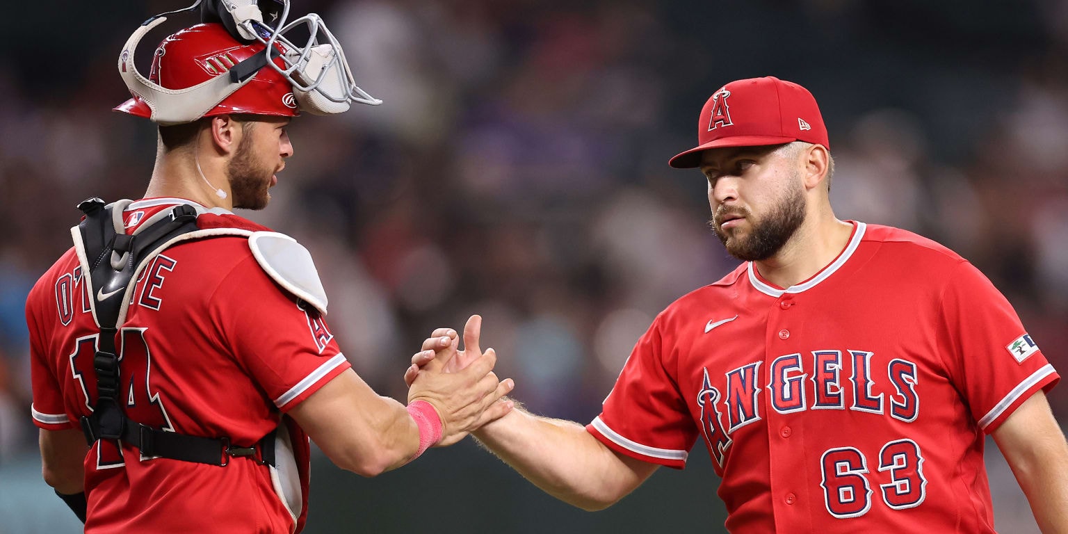 Rangers swing big in early 2026 deal, acquiring Logan O’Hoppe and Chase Silseth from Angels