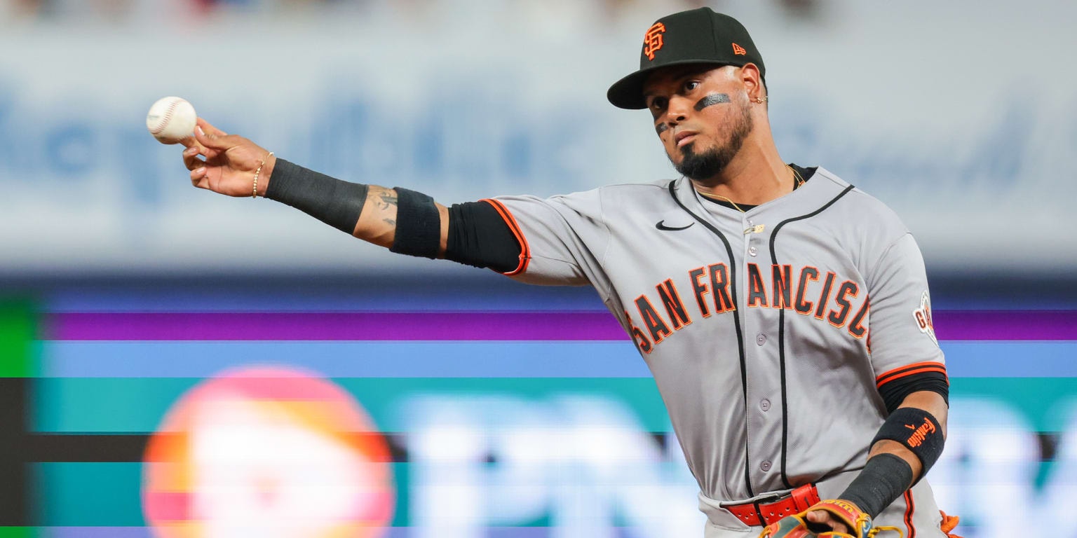 Luis Arraez turns a positional doubter into a defensive case study with Giants
