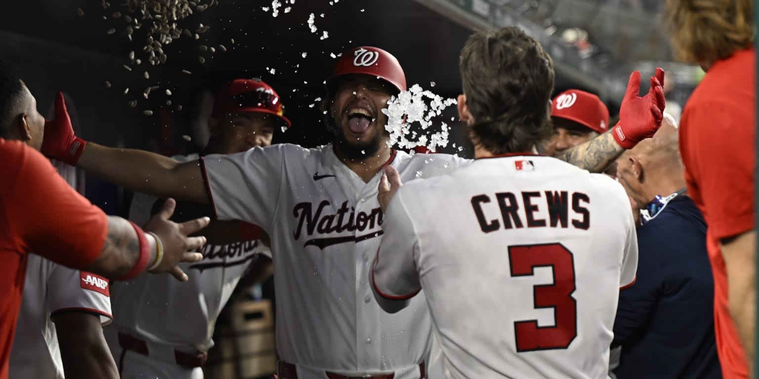 Yohandy Morales debuts for Nationals with 407-foot HR, family watching as “FaceTime” moment freezes
