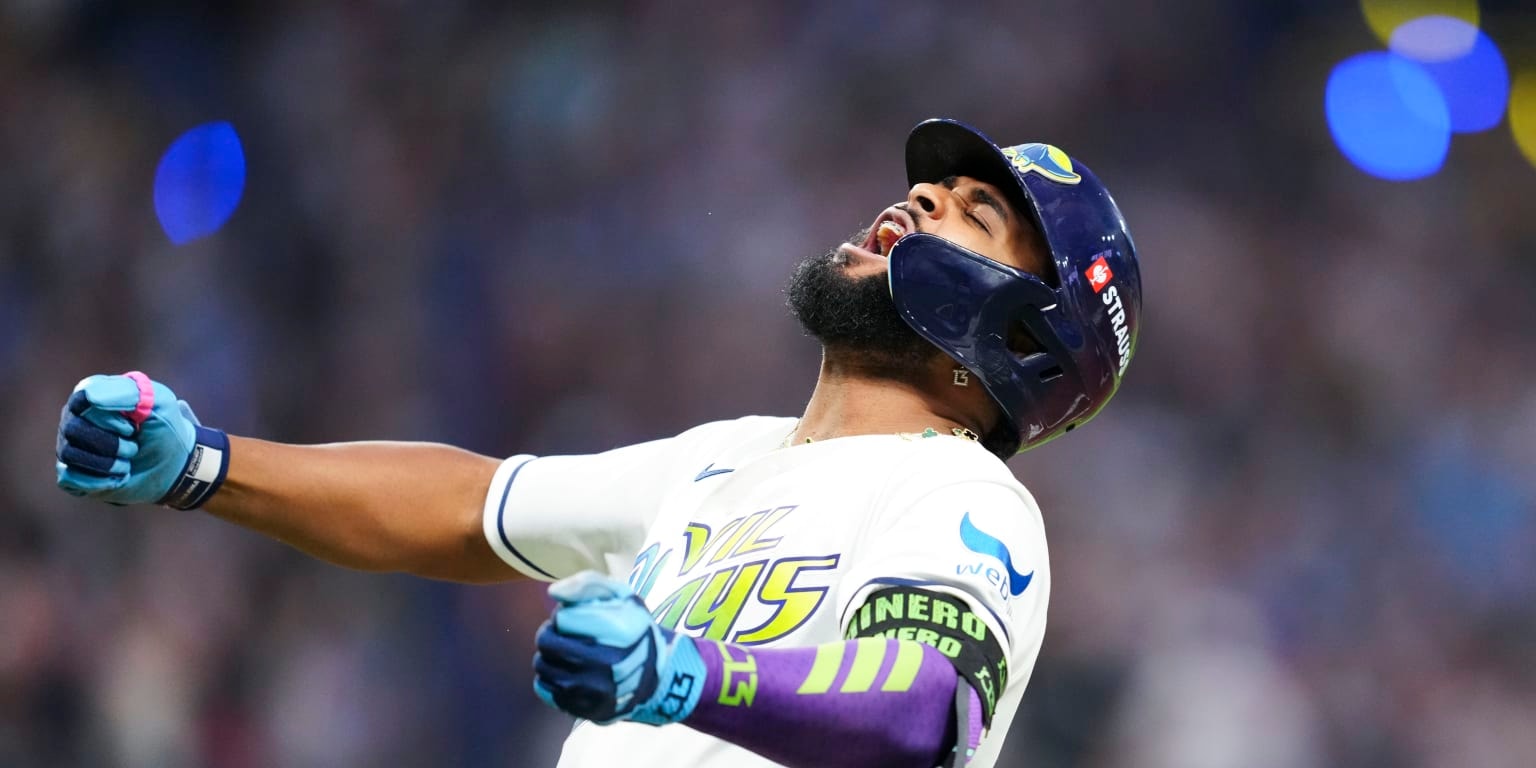 Caminero waits it out, then launches his first ALCS home run for the Rays