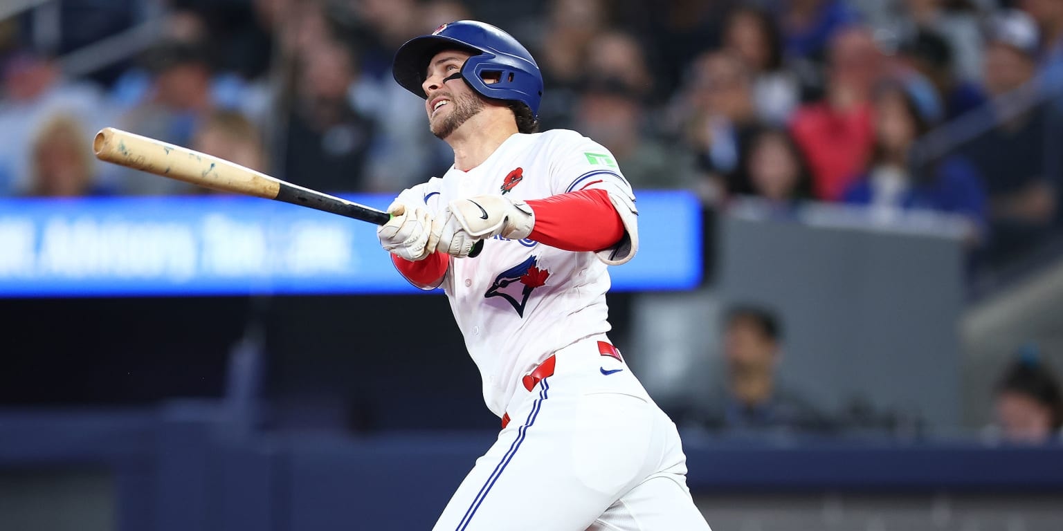 Ernie Clement wins AL vote lead, will start at second base for the American League in the 2026 All-Star Game