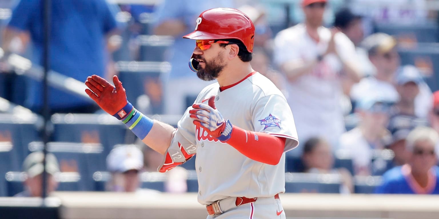 Kyle Schwarber’s MLB-leading 30th home run lifts Phillies past Mets, keeping the 400-HR race front and center