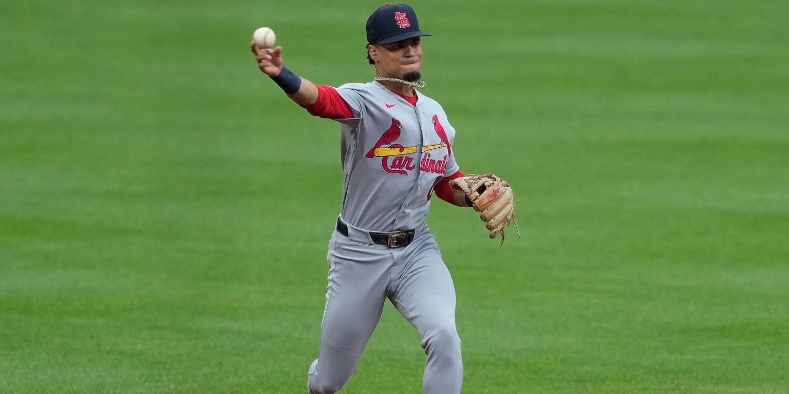 Masyn Winn sits again with left-thumb injury as Cardinals shuffle in Philly