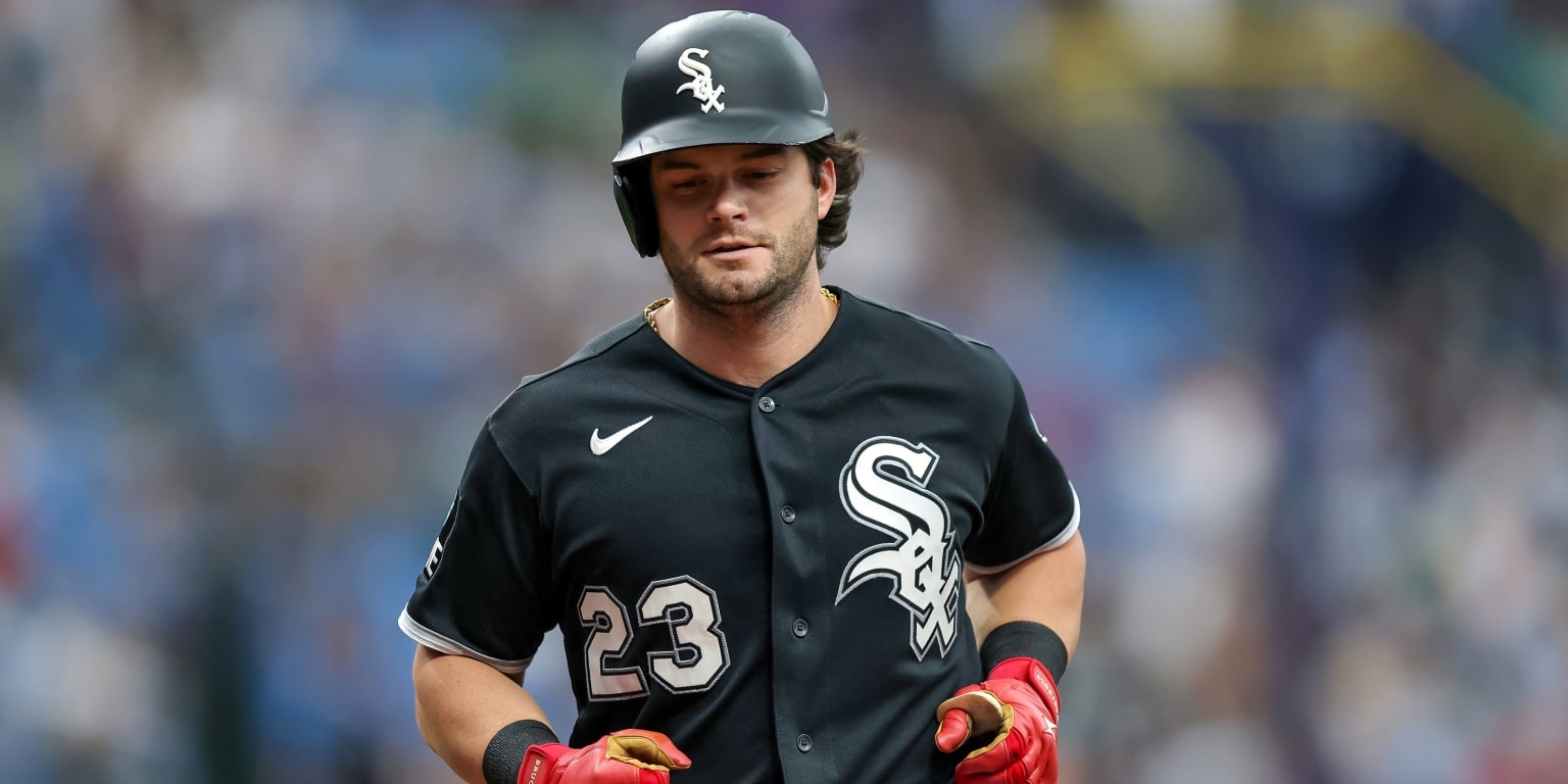 White Sox strike early, rout Rays 9-1 to keep road surge rolling