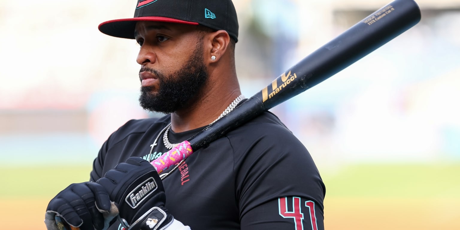 Braves land veteran first baseman Carlos Santana on a Minor League deal after D-backs release
