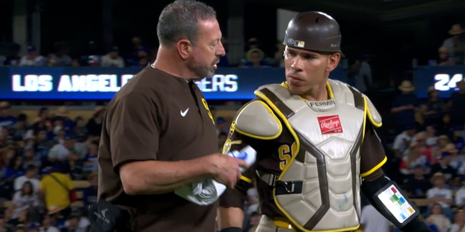 Freddy Fermin removed after foul balls to the mask in Padres’ loss to Dodgers