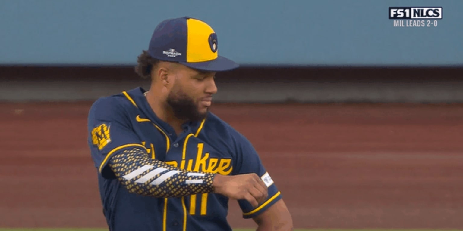 Brewers star Jackson Chourio noticed more than the ball in NLCS Game 3: a praying mantis on his shoulder