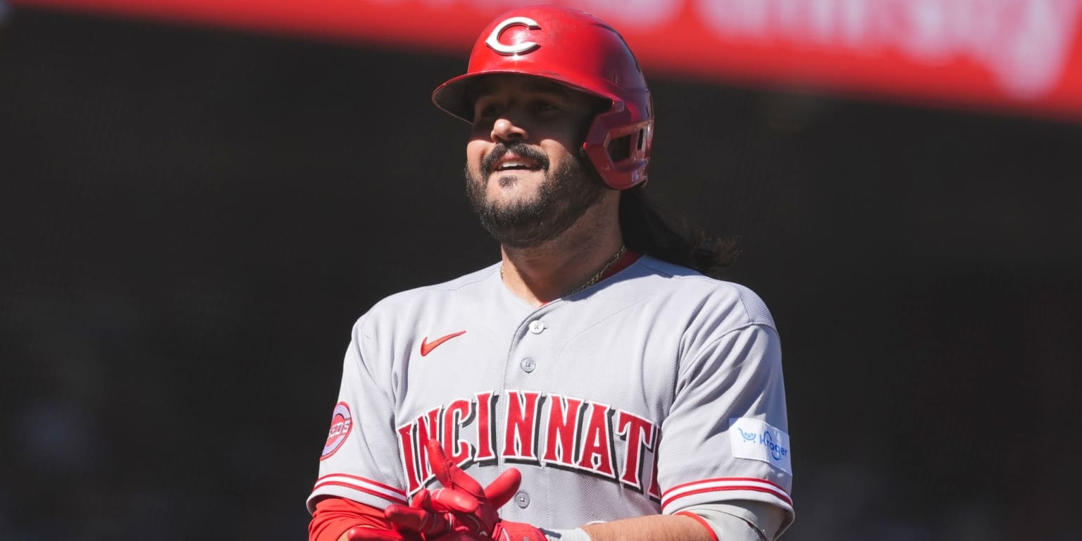 Reds veterans Eugenio Suárez and TJ Friedl clear waivers, remain with team