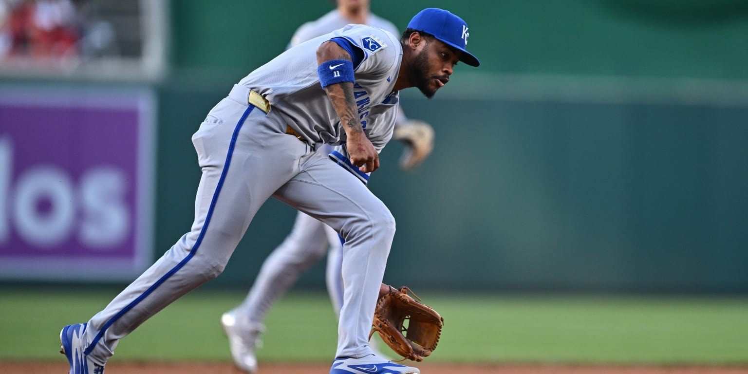 Royals’ Maikel Garcia leaves early in Washington with left-hand soreness