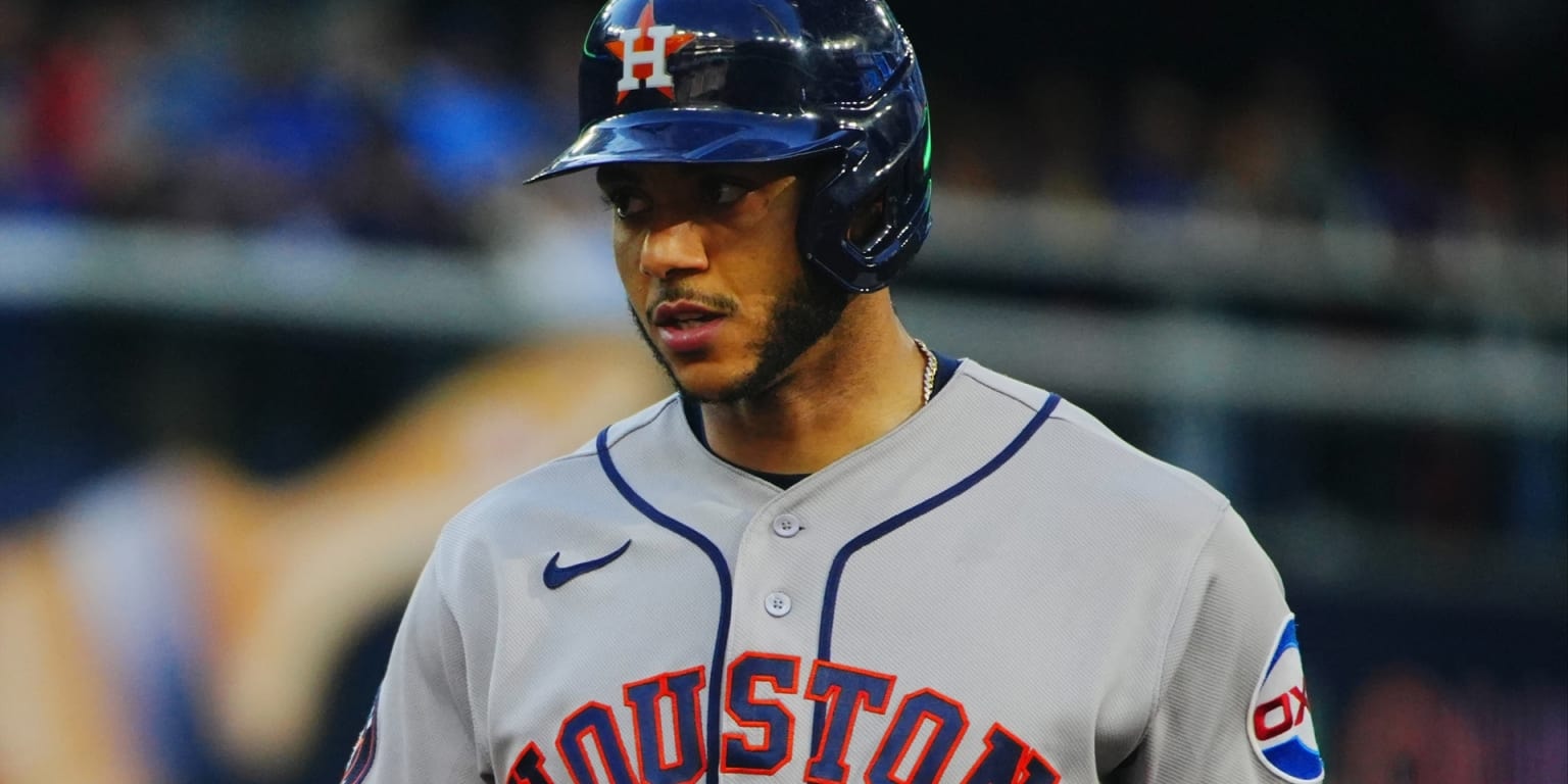 Jeremy Peña leaves early after fouling a pitch off in 6th inning as Astros face Blue Jays