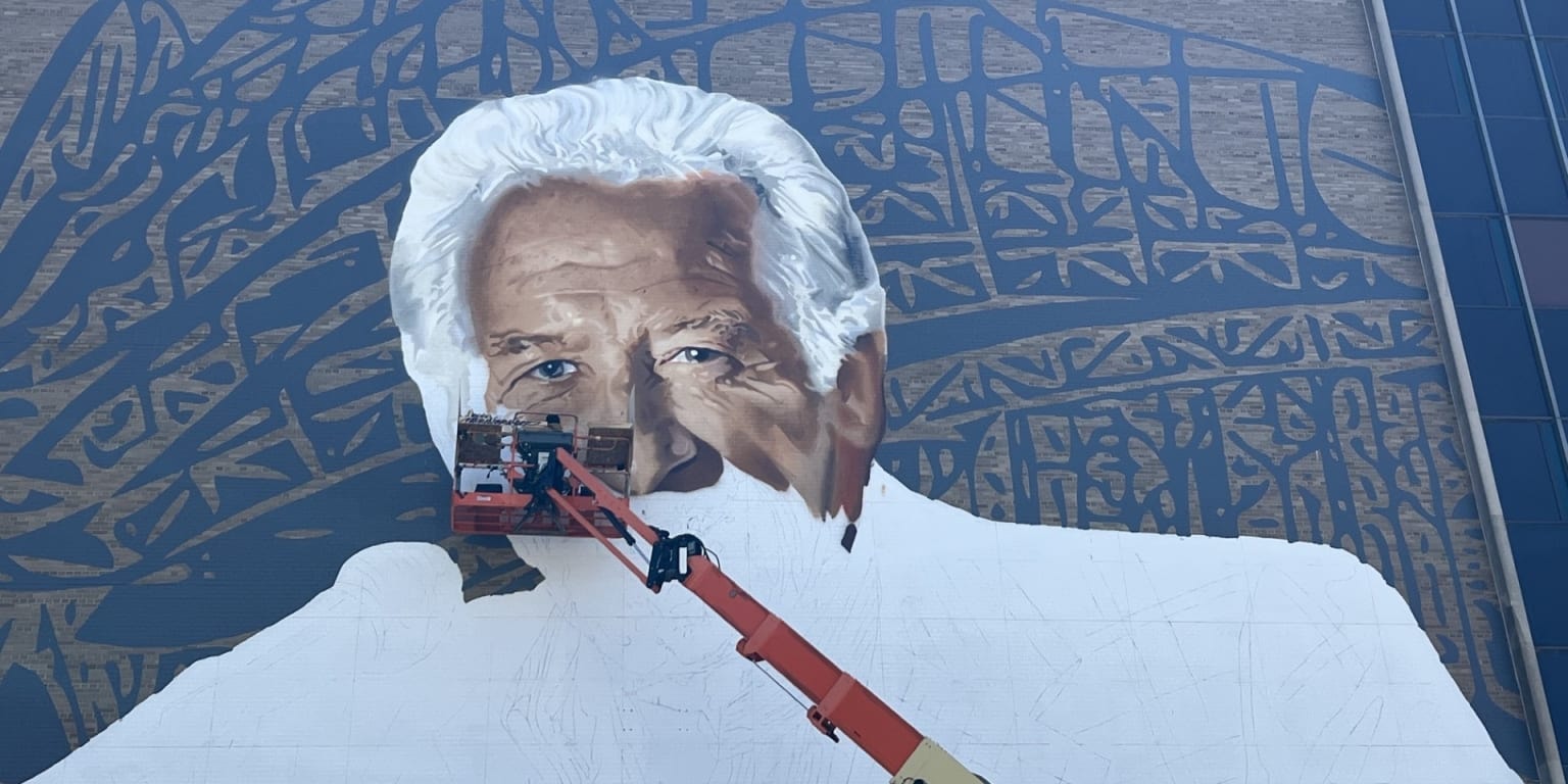Brewers mark Bob Uecker’s legacy with a towering new mural in downtown Milwaukee