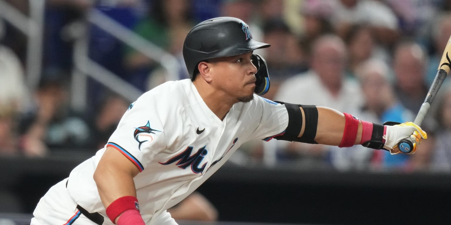 Heriberto Hernández reaches 20 homers for Marlins, joining rare company since 2018