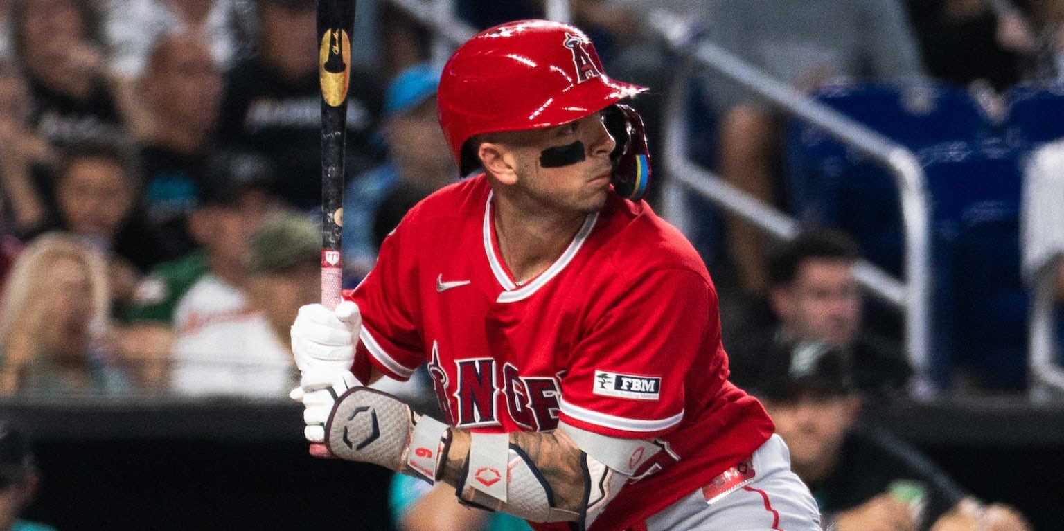 Zach Neto returns to Miami on a night built around a new Angels role