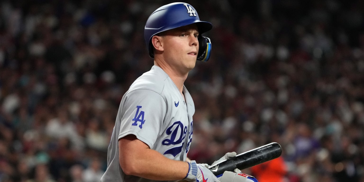 Will Smith placed on 10-day IL with neck stiffness as Dodgers thin behind the plate
