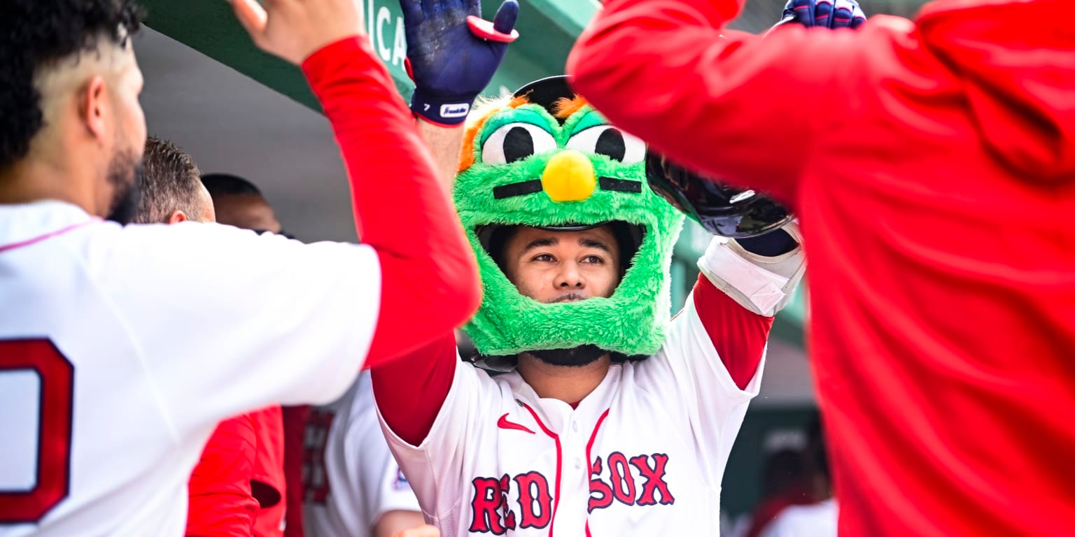 Red Sox miss chance at Fenway comeback as Blue Jays hold on despite back-to-back late homers