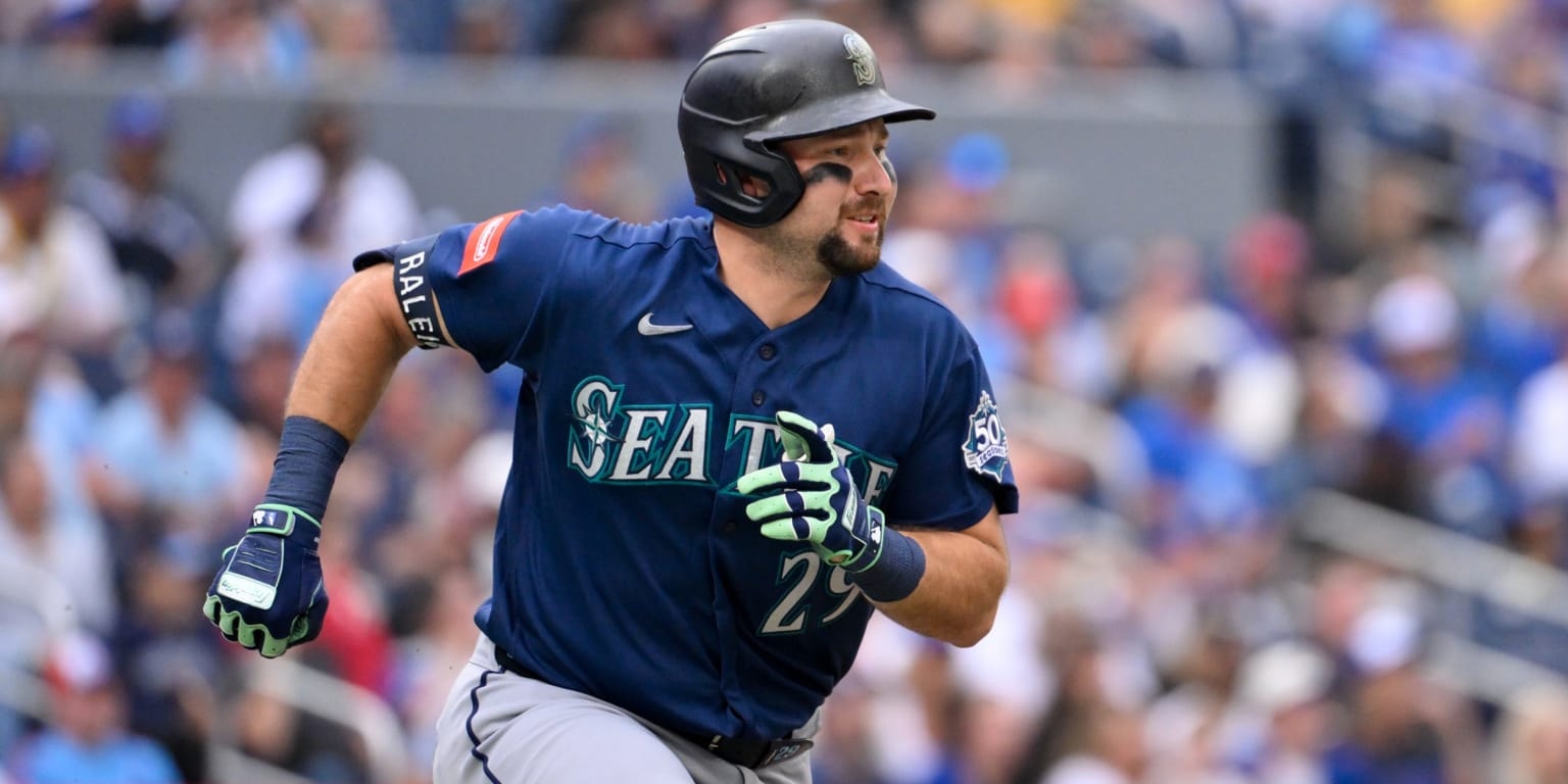 Blue Jays complete weekend sweep, putting Mariners on a shorter runway toward the postseason