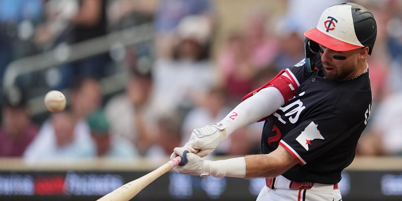 Clemens and Jeffers help Twins surge early in 11-1 rout of Tigers