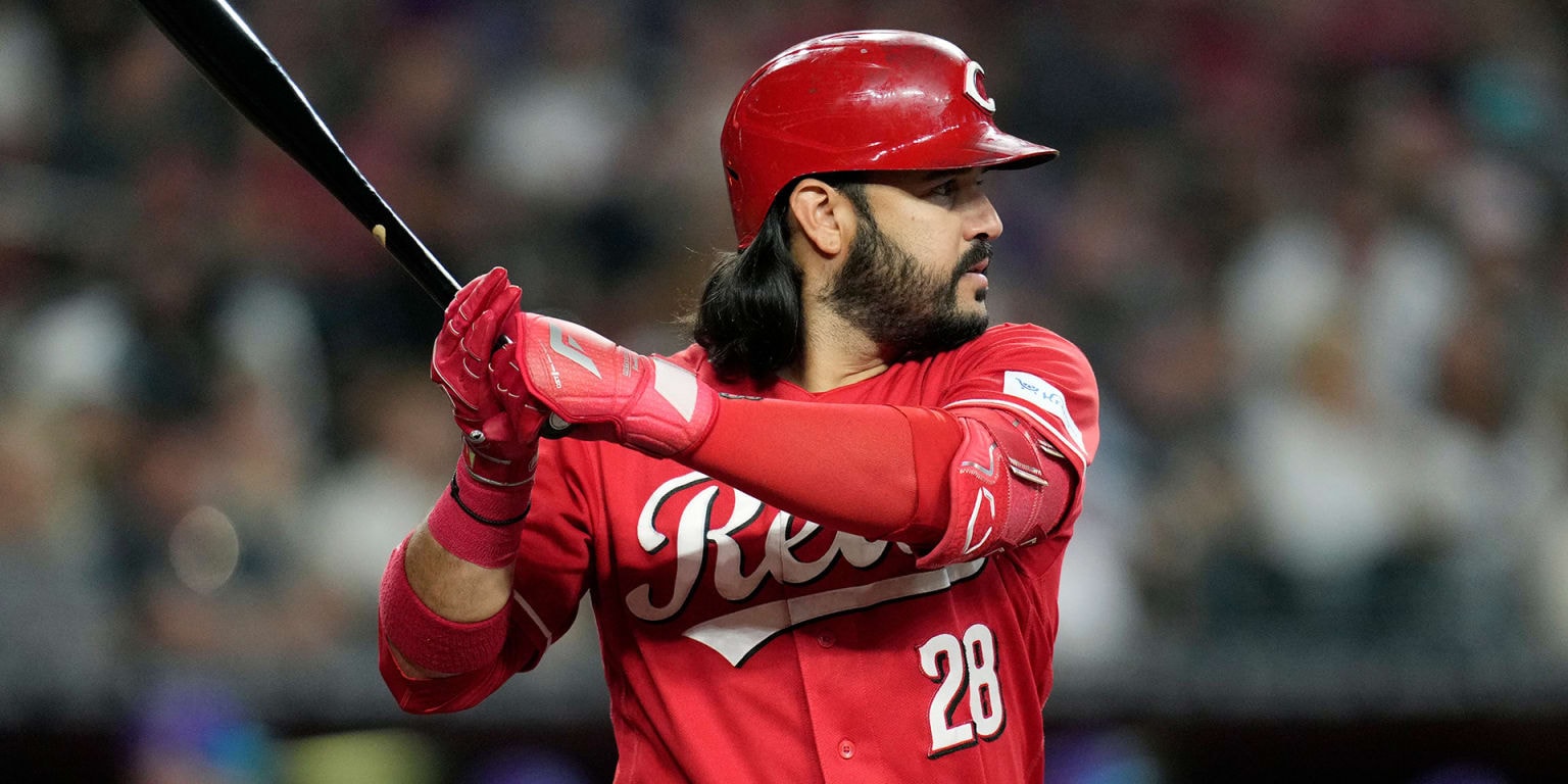 Suárez, Friedl cleared waivers and rejoin Reds for day game at Wrigley