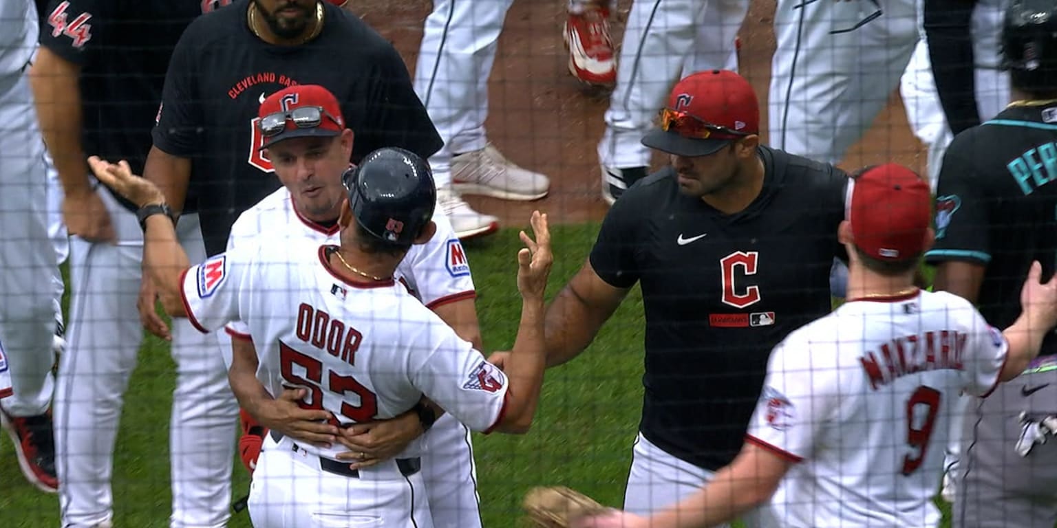 Bunt attempt during perfecto bid sparks benches-clearing scene at Progressive Field