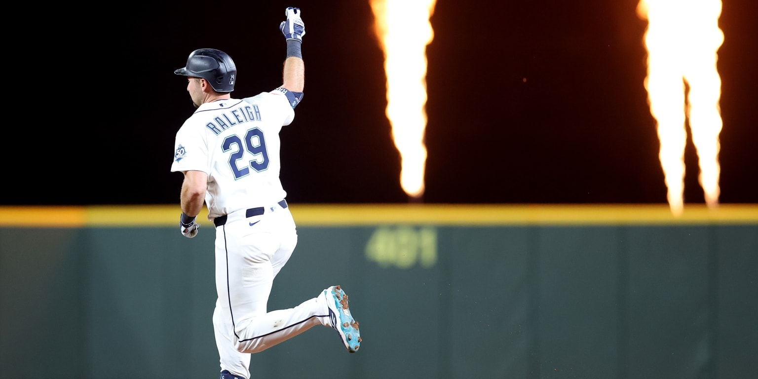 Cal Raleigh crushes three home runs, delivering first career 3-HR night as Mariners top Phillies