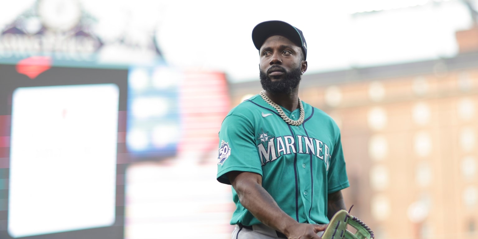 Mariners place Arozarena on injured list with hamstring injury, call up High-A outfielder Washington