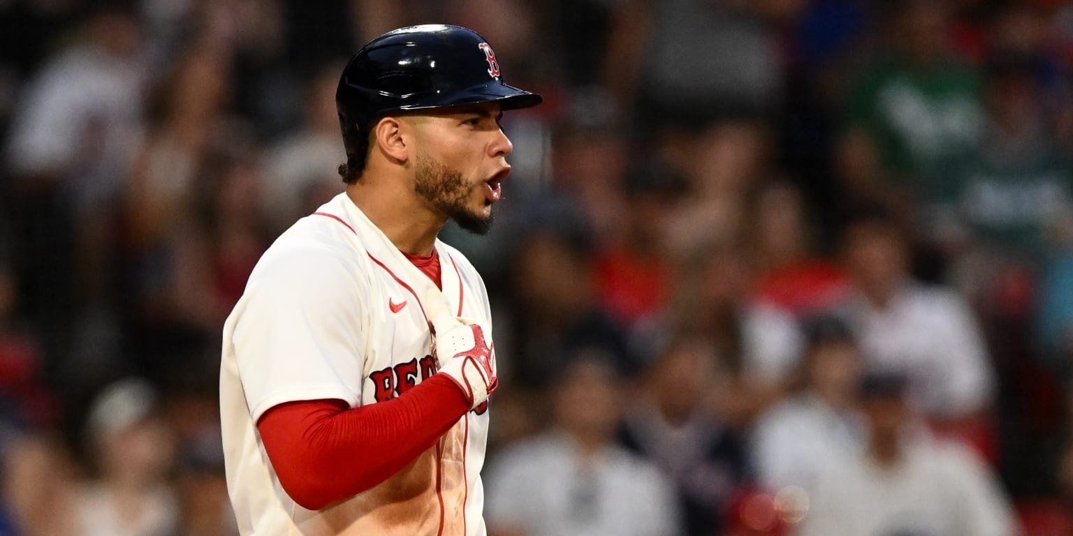 Willson Contreras offers tearful, unprompted apology after week of Nationals incident