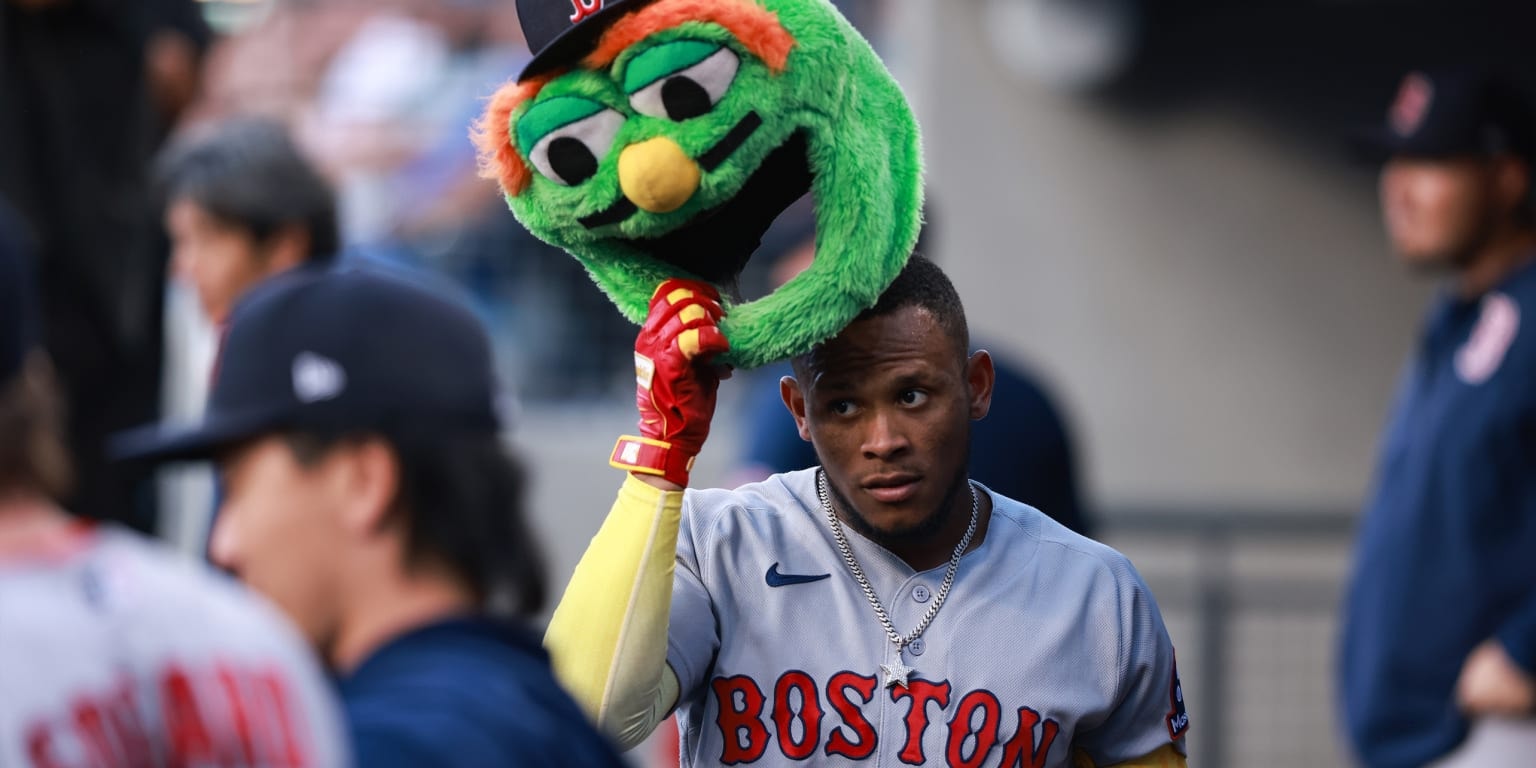 Rafaela’s two homers power Red Sox to winning start in August